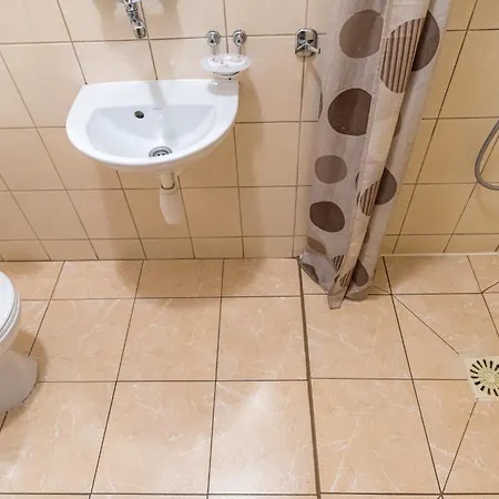 Dobre Miejsce Dom Rekolekcyjny 2*