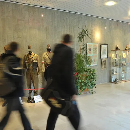 多布勒密斯瑞可了西尼旅馆 2* 华沙