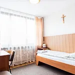 Dobre Miejsce Dom Rekolekcyjny 2* Warschau