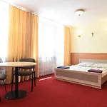 Dobre Miejsce Dom Rekolekcyjny 2* Warschau
